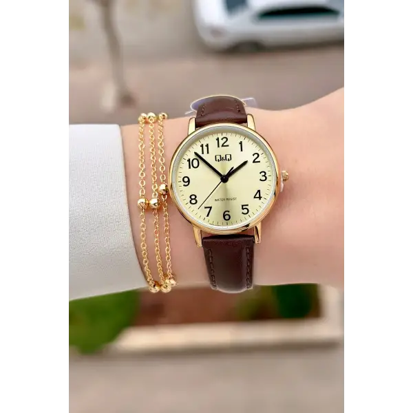 Kasası Gold Kordonu Kahverengi Renk 30,5 Mm Rakamlı Kadın Kol Saati ve Hediye Bileklik