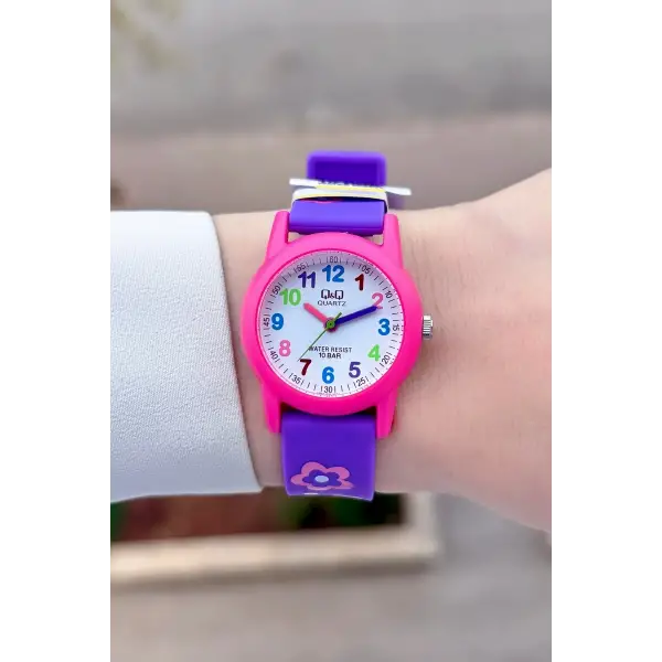 Pembe Mor Renk 30 Mm Çiçek Figürlü Su Geçirmez Rakamlı Çoçuk Kol Saati