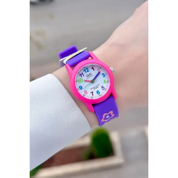 Pembe Mor Renk 30 Mm Çiçek Figürlü Su Geçirmez Rakamlı Çoçuk Kol Saati