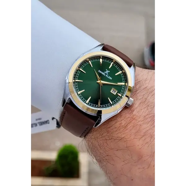 Kasası Gümüş Kordonu Kahverengi Renk 42 mm Takvimli Erkek Kol Saati