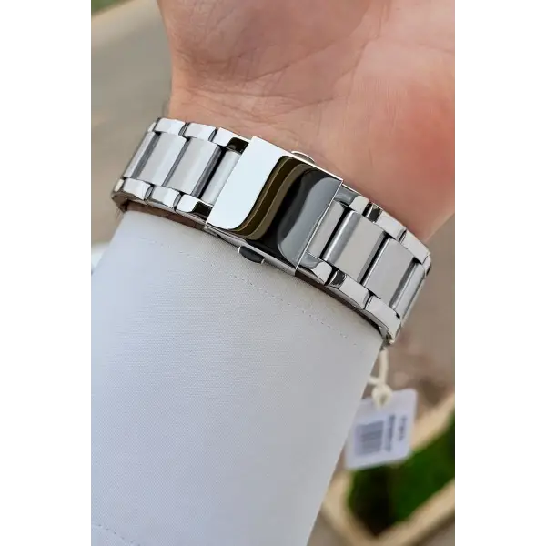 Kadranı Lacivert Kordonu Gümüş Renk 42 mm İç Göstergeleri Aktif Erkek Kol Saati