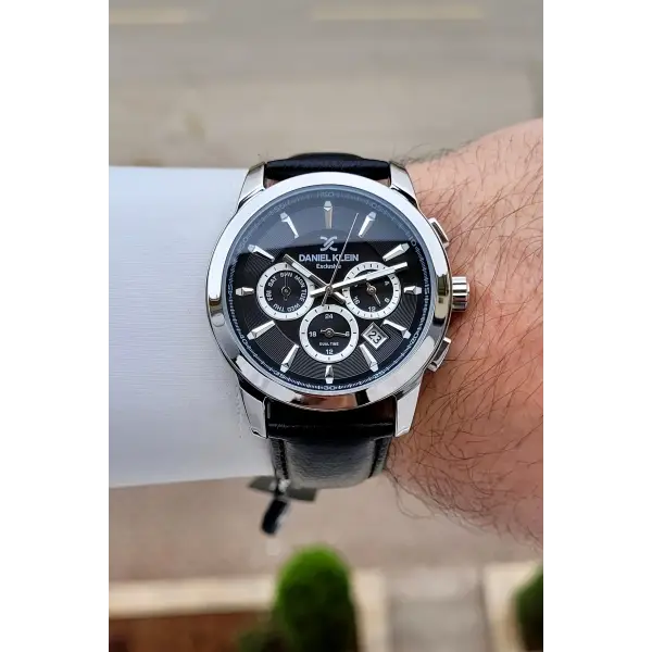 Kasası Gümüş Kordonu Siyah Renk 43 mm İç Göstergeleri Aktif Erkek Kol Saati