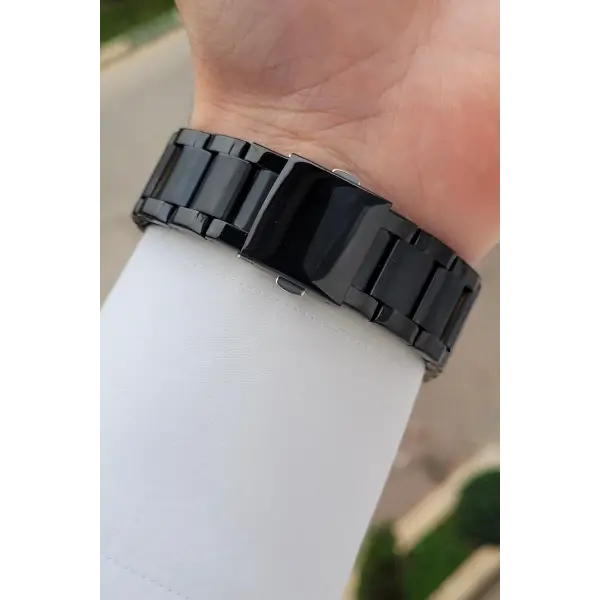Kasası Gümüş Kordonu Siyah Renk 42 mm İç Göstergeleri Aktif Erkek Kol Saati