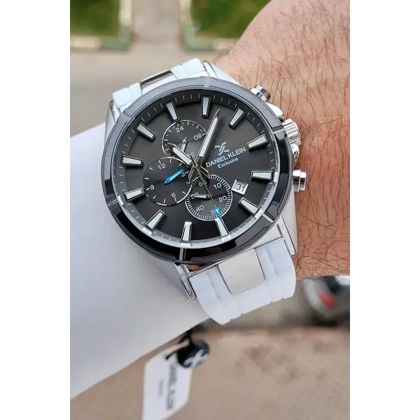 Kasası Gümüş Kordonu Beyaz Renk 46 mm İç Göstergeleri Aktif Erkek Kol Saati