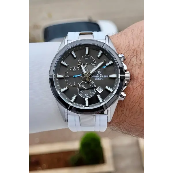 Kasası Gümüş Kordonu Beyaz Renk 46 mm İç Göstergeleri Aktif Erkek Kol Saati