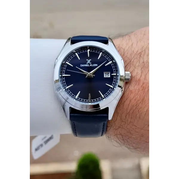 Kasası Gümüş Kordonu Lacivert Renk 42 mm Takvimli Erkek Kol Saati
