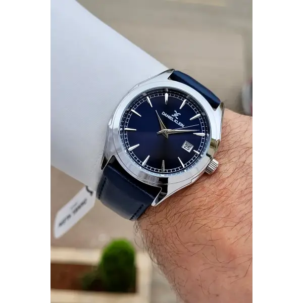 Kasası Gümüş Kordonu Lacivert Renk 42 mm Takvimli Erkek Kol Saati