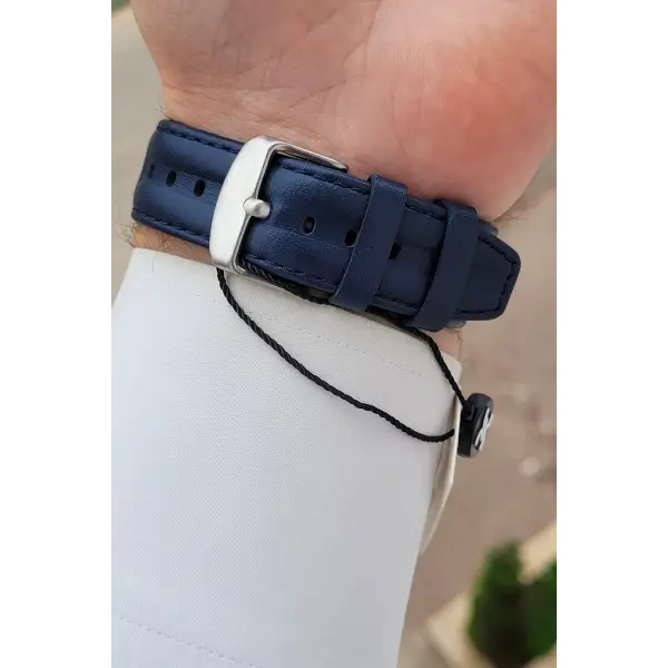 Kasası Gümüş Kordonu Lacivert Renk 42 mm Takvimli Erkek Kol Saati