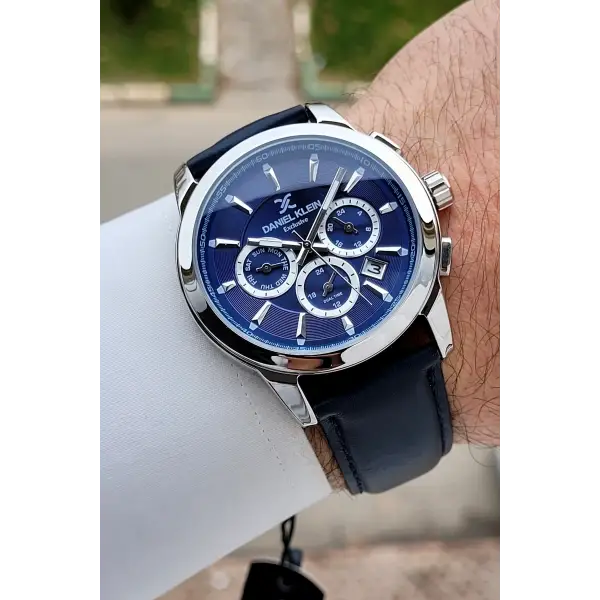 Kasası Gümüş Kordonu Lacivert Renk 43 mm İç Göstergeleri Aktif Erkek Kol Saati