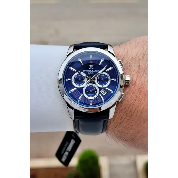 Kasası Gümüş Kordonu Lacivert Renk 43 mm İç Göstergeleri Aktif Erkek Kol Saati