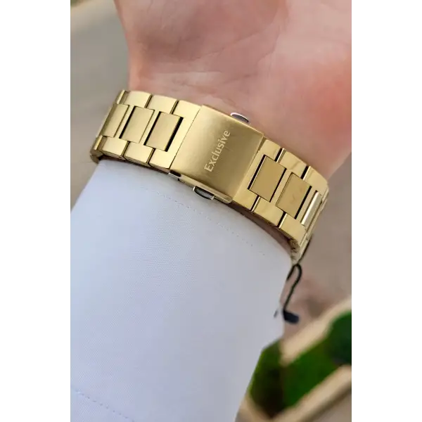 Kadranı Siyah Kordonu Gold Renk 44 mm İç Göstergeleri Aktif Erkek Kol Saati