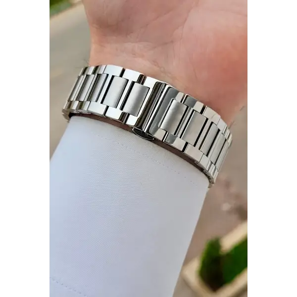 Kadranı Lacivert Kordonu Gümüş Renk 43 mm İç Göstergeleri Aktif Erkek Kol Saati