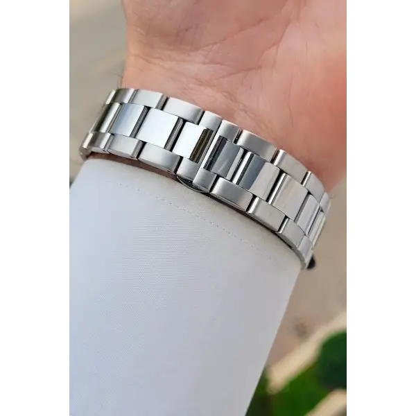 Kadranı Siyah Kordonu Gümüş Renk 5 ATM Hediye Paketli 42 mm Erkek Kol Saati