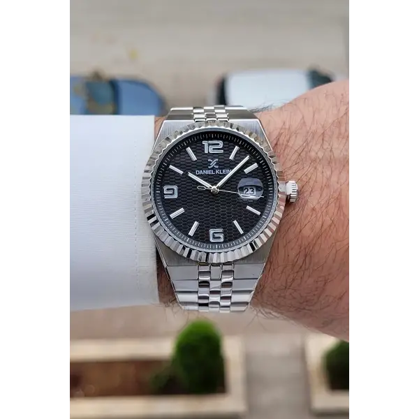 Kadranı Siyah Kordonu Gümüş Renk 41 mm Takvimli Erkek Kol Saati