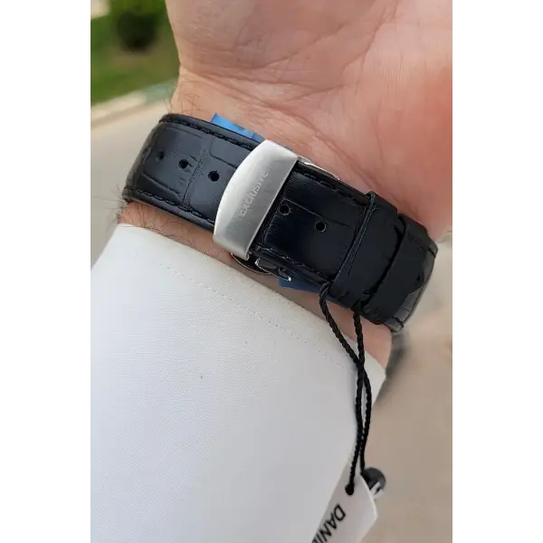 Kadranı Kahverengi Kordonu Siyah Renk 43 Mm İç Göstergeleri Aktif Erkek Kol Saati