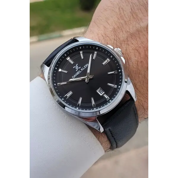 Kasası Gümüş Kordonu Siyah Renk 42 mm Takvimli Erkek Kol Saati
