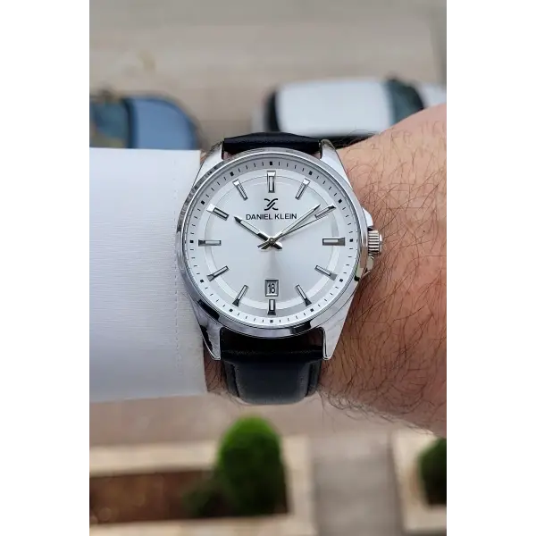 Gümüş Renk 42 mm Takvimli Erkek Kol Saati