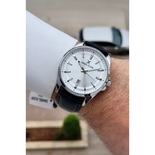 Gümüş Renk 42 mm Takvimli Erkek Kol Saati