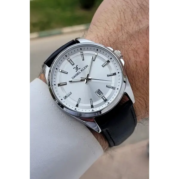 Gümüş Renk 42 mm Takvimli Erkek Kol Saati