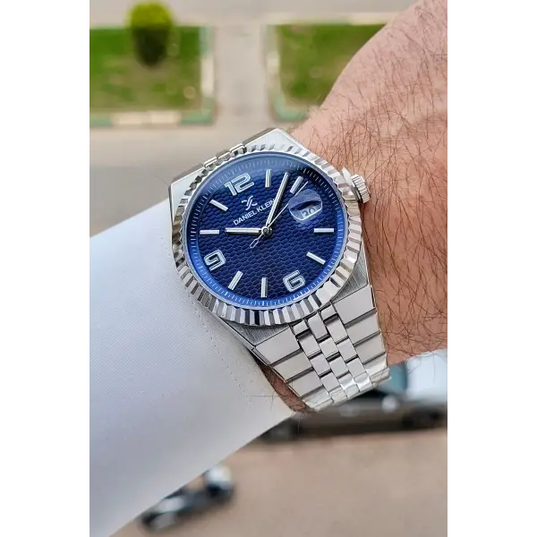 Kadranı Lacivert Kordonu Gümüş Renk 41 mm Takvimli Erkek Kol Saati
