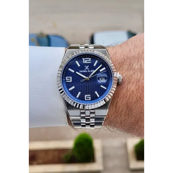 Kadranı Lacivert Kordonu Gümüş Renk 41 mm Takvimli Erkek Kol Saati