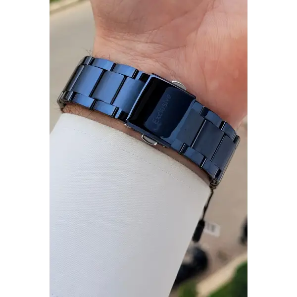Kasası Siyah Kordonu Lacivert Renk 46 Mm İç Göstergeleri Aktif Fonksiyonlu Erkek Kol Saati