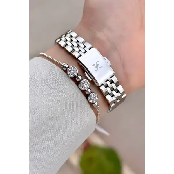 Gümüş Renk 26 mm Kadın Kol Saati ve Hediye Bileklik