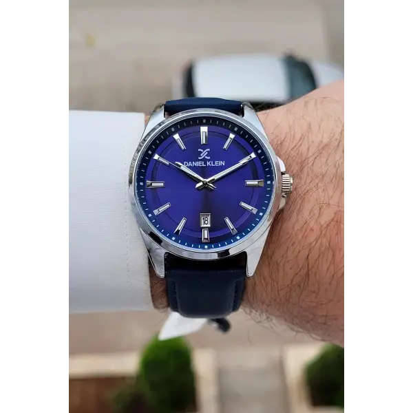 Kasası Gümüş Kordonu Lacivert Renk 42 mm Takvimli Erkek Kol Saati