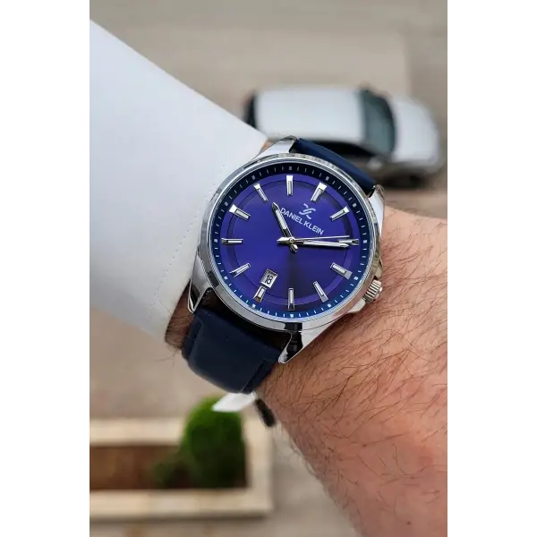Kasası Gümüş Kordonu Lacivert Renk 42 mm Takvimli Erkek Kol Saati