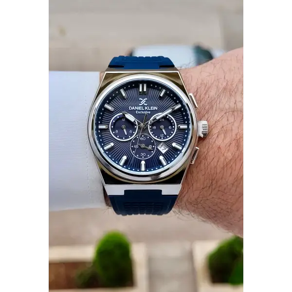 Kasası Gümüş Kordonu Lacivert Renk 44 mm İç Göstergeleri Aktif Erkek Kol Saati