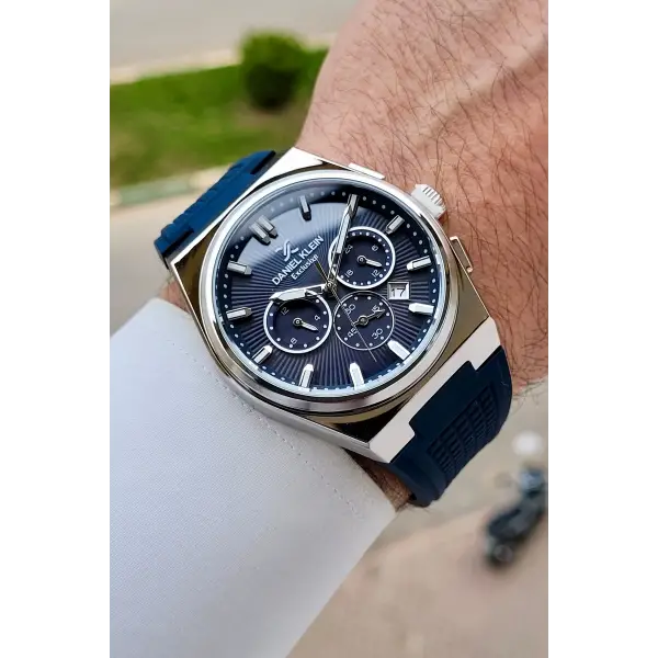 Kasası Gümüş Kordonu Lacivert Renk 44 mm İç Göstergeleri Aktif Erkek Kol Saati