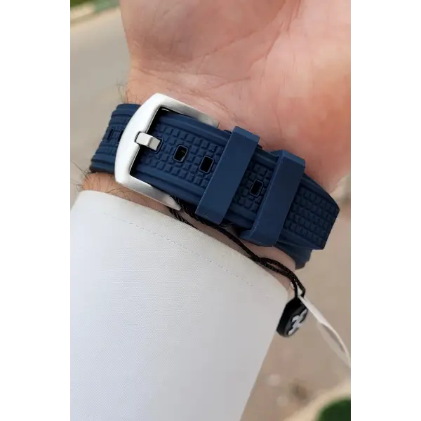 Kasası Gümüş Kordonu Lacivert Renk 44 mm İç Göstergeleri Aktif Erkek Kol Saati