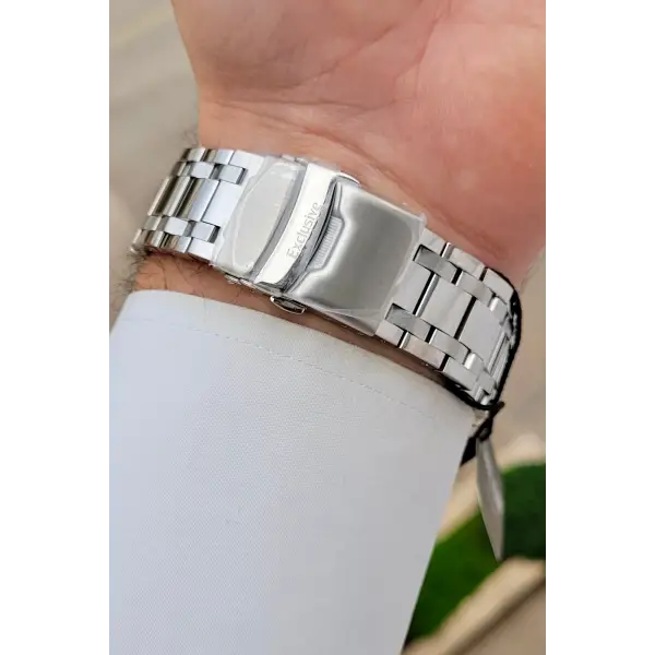 Kadranı Mavi Kordonu Gümüş Renk 44 mm İç Göstergeleri Aktif Erkek Kol Saati