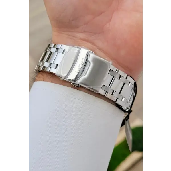 Kadranı Siyah Kordonu Gümüş Renk 44 mm İç Göstergeleri Aktif Erkek Kol Saati