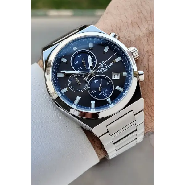 Kadranı Füme Lacivert Kordonu Gümüş Renk 43 mm İç Göstergeleri Aktif Erkek Kol Saati