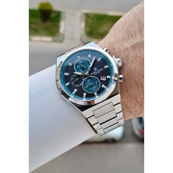 Kadranı Füme Yeşil Kordonu Gümüş Renk 43 mm İç Göstergeleri Aktif Erkek Kol Saati