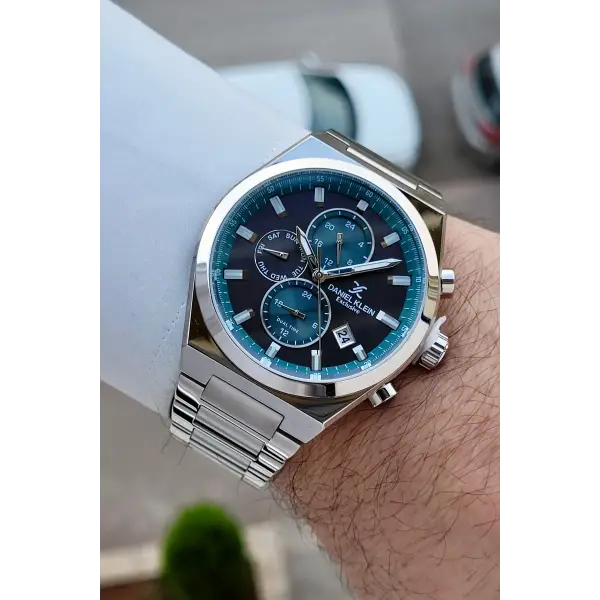 Kadranı Füme Yeşil Kordonu Gümüş Renk 43 mm İç Göstergeleri Aktif Erkek Kol Saati