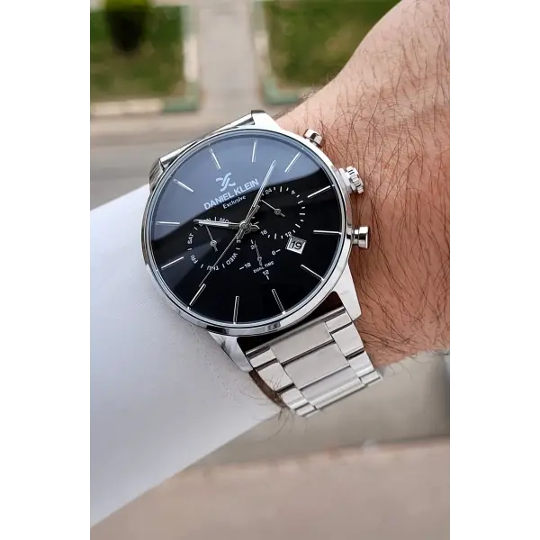 Kadranı Siyah Kordonu Gümüş Renk Iç Göstergeleri Aktif Fonksiyonlu Erkek Kol Saati