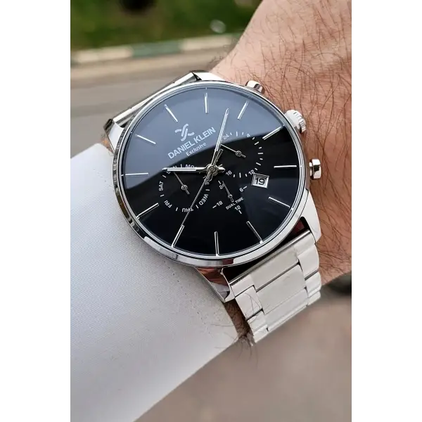 Kadranı Siyah Kordonu Gümüş Renk Iç Göstergeleri Aktif Fonksiyonlu Erkek Kol Saati