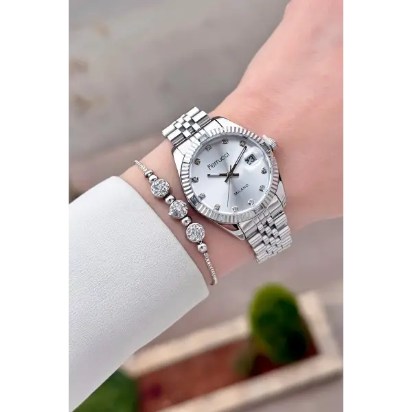 Gümüş Renk 32 mm Kadın Kol Saati ve Hediye Bileklik