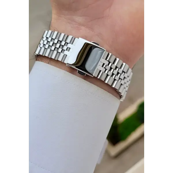 Kadranı Siyah Kordonu Gümüş Renk 40 Mm İç Göstergeleri Aktif Erkek Kol Saati