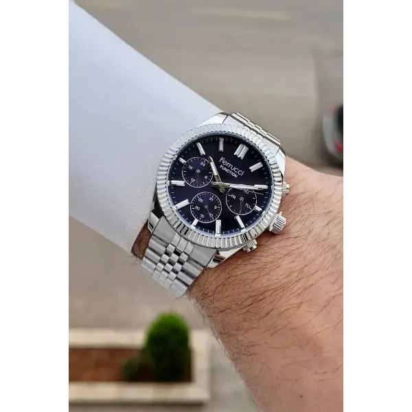 Kadranı Lacivert Kordonu Gümüş Renk 40 Mm İç Göstergeleri Aktif Erkek Kol Saati