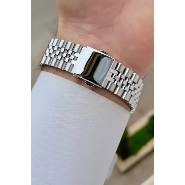 Kadranı Lacivert Kordonu Gümüş Renk 40 Mm İç Göstergeleri Aktif Erkek Kol Saati