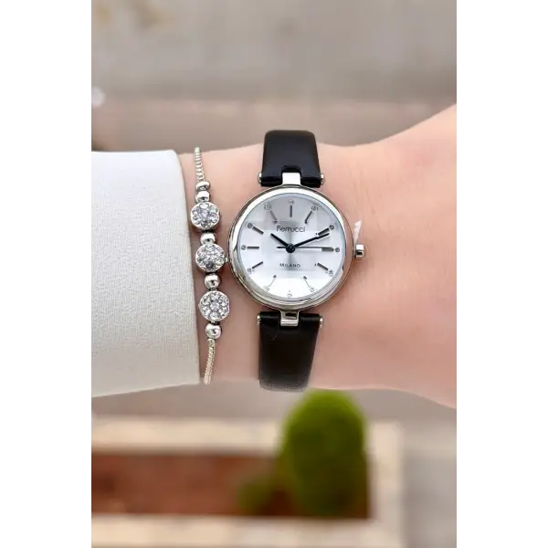 Kasası Gümüş Kordonu Siyah Renk 25 Mm Kadın Kol Saati ve Hediye Bileklik