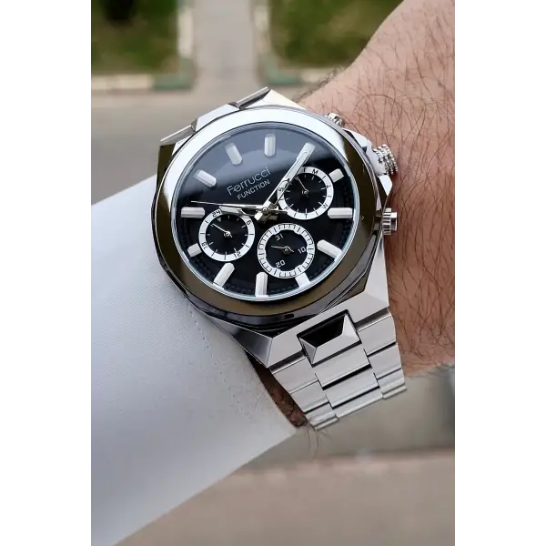 Kadranı Siyah Kordonu Gümüş Renk 43 Mm İç Göstergeleri Aktif Erkek Kol Saati