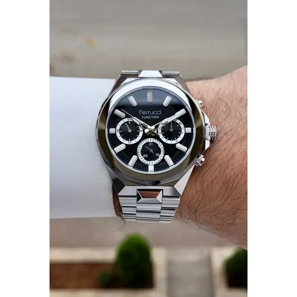 Kadranı Siyah Kordonu Gümüş Renk 43 Mm İç Göstergeleri Aktif Erkek Kol Saati