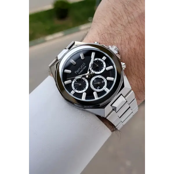 Kadranı Siyah Kordonu Gümüş Renk 43 Mm İç Göstergeleri Aktif Erkek Kol Saati