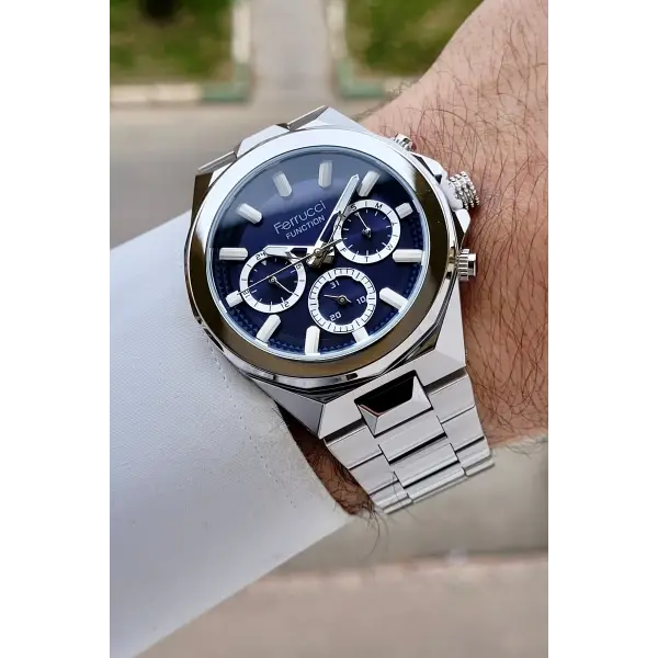 Kadranı Lacivert Kordonu Gümüş Renk 43 Mm İç Göstergeleri Aktif Erkek Kol Saati