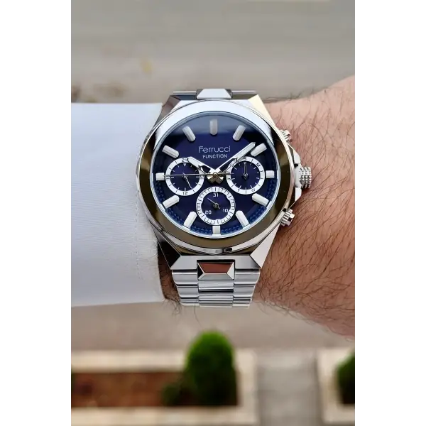 Kadranı Lacivert Kordonu Gümüş Renk 43 Mm İç Göstergeleri Aktif Erkek Kol Saati