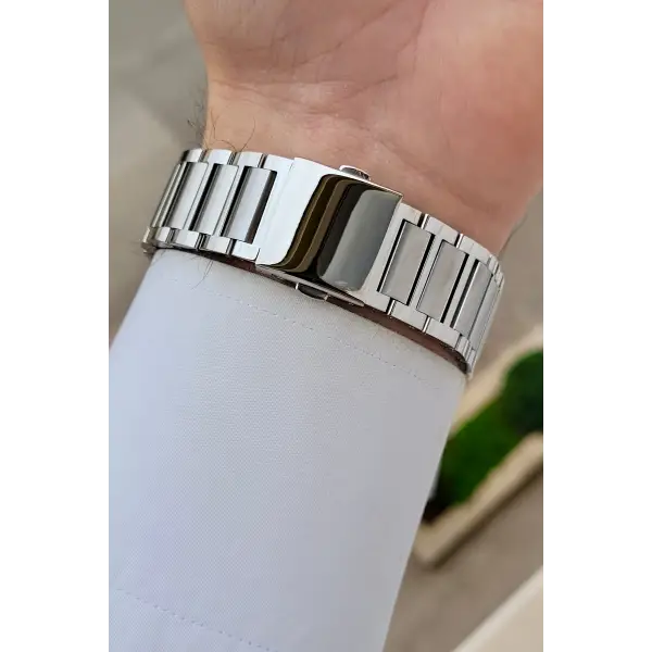 Kadranı Lacivert Kordonu Gümüş Renk 42 mm İç Göstergeleri Aktif Erkek Kol Saati